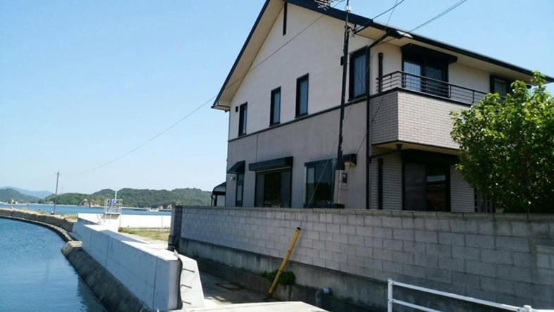 直島　海辺の宿　波へい　＜直島＞